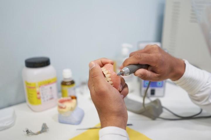 Cabinet à votre service pour toute urgence de prothèses dentaires, Mont-Saint-Grégoire<br/>Denturologiste à votre service pour toute urgence de prothèses dentaires, Mont-Saint-Grégoire<br/>Service d’urgence de prothèses dentaires, Mont-Saint-Grégoire